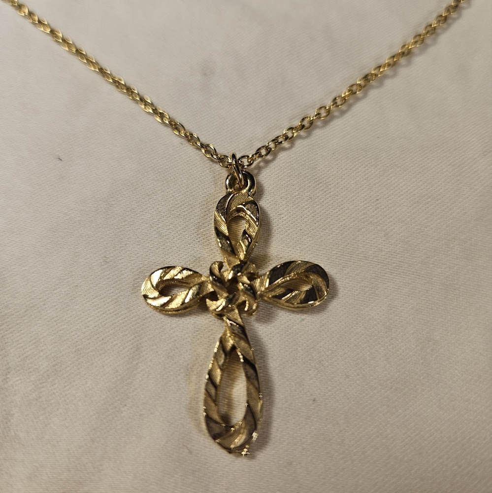 Gold Toned Rope Knotted Cross On 18 Inch Chain Necklace